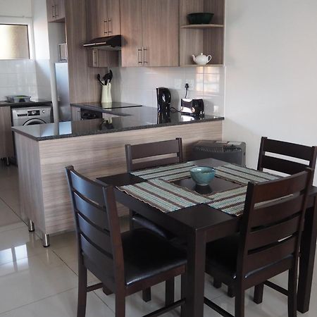 Or Tambo Self Catering Apartments, The Willows Boksburg Ngoại thất bức ảnh