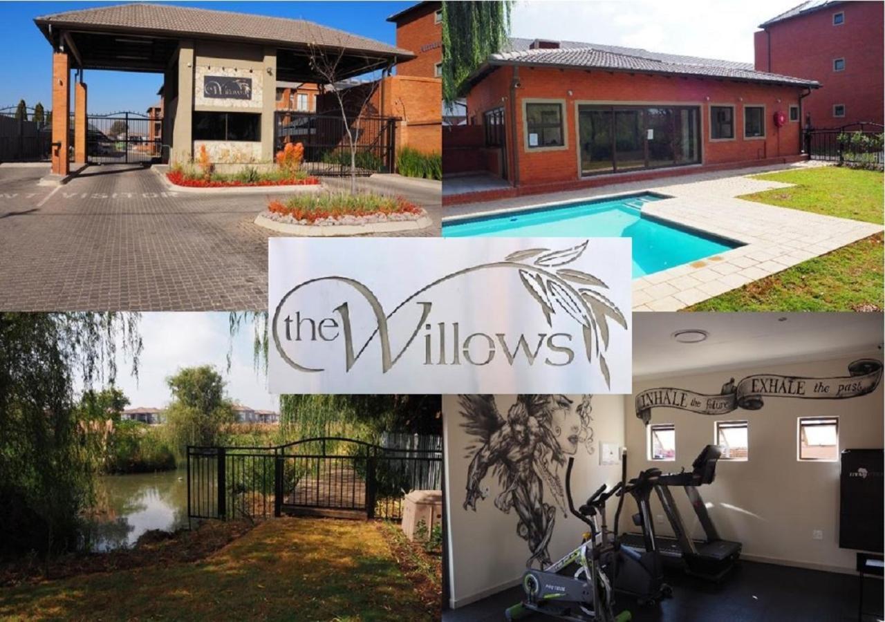 Or Tambo Self Catering Apartments, The Willows Boksburg Ngoại thất bức ảnh