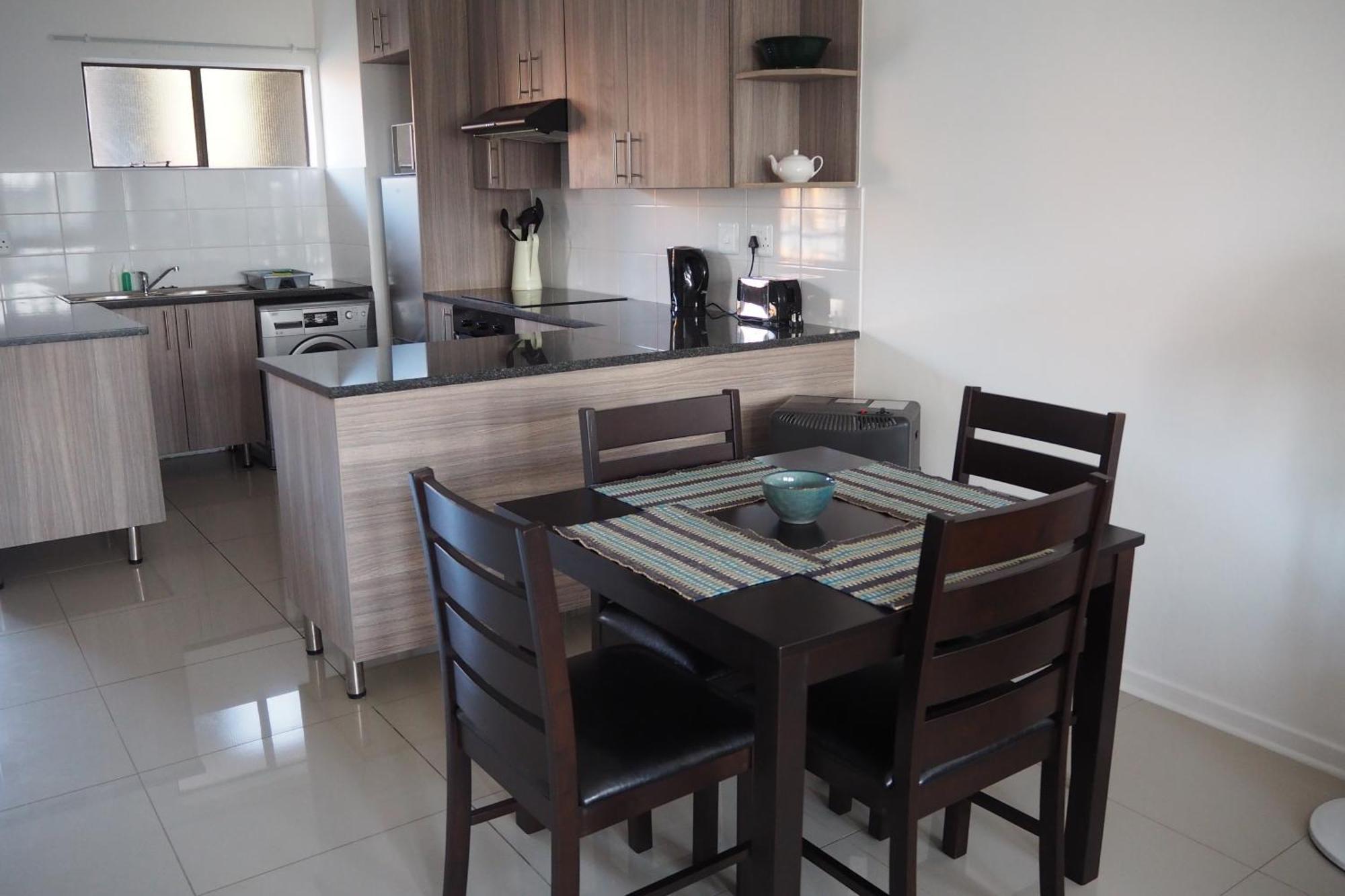 Or Tambo Self Catering Apartments, The Willows Boksburg Ngoại thất bức ảnh