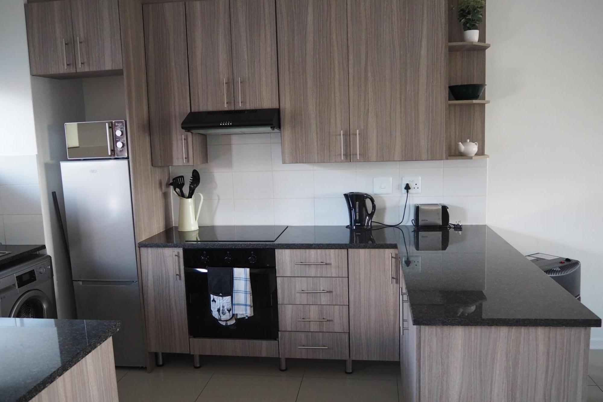 Or Tambo Self Catering Apartments, The Willows Boksburg Ngoại thất bức ảnh