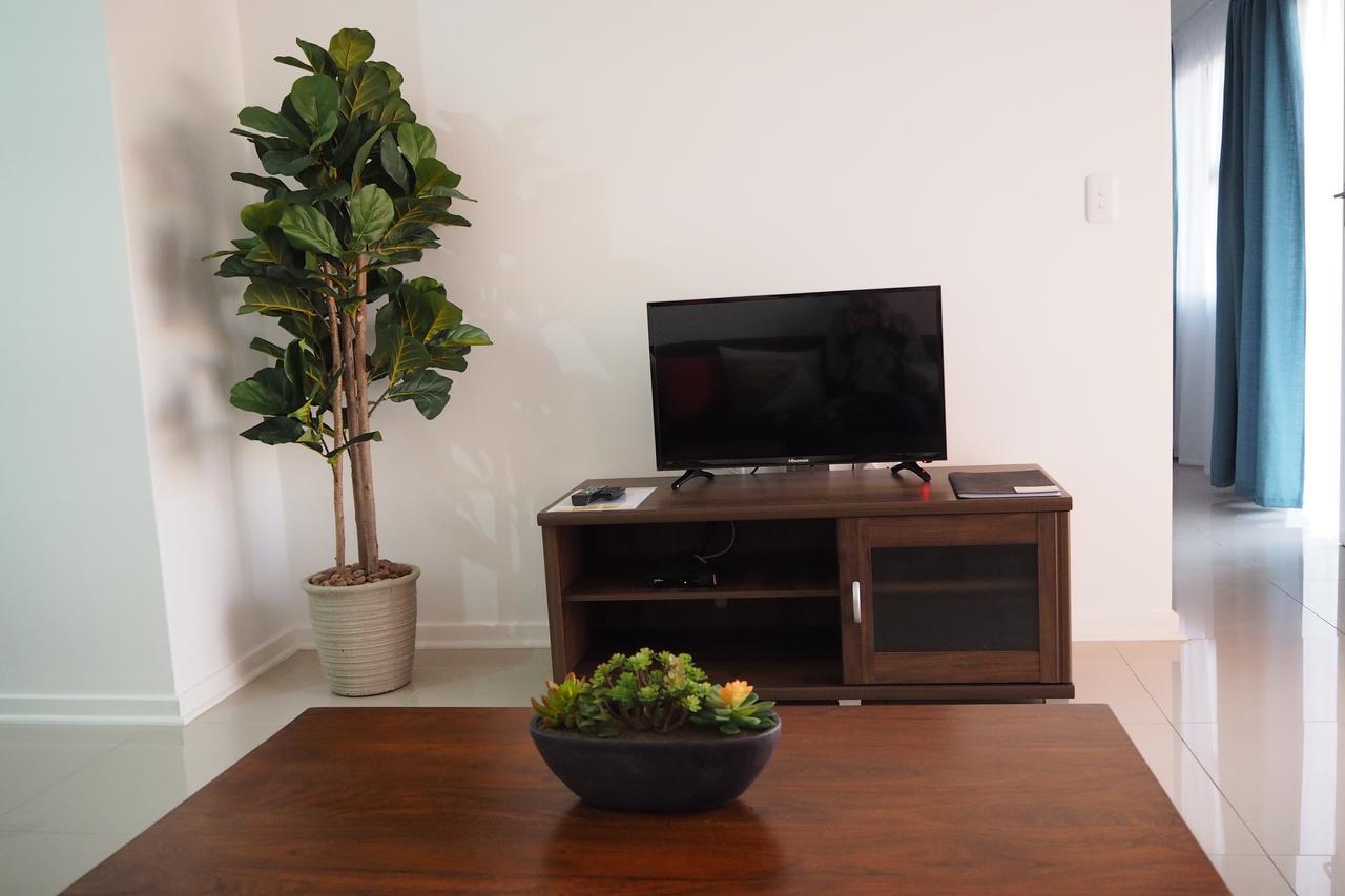 Or Tambo Self Catering Apartments, The Willows Boksburg Ngoại thất bức ảnh