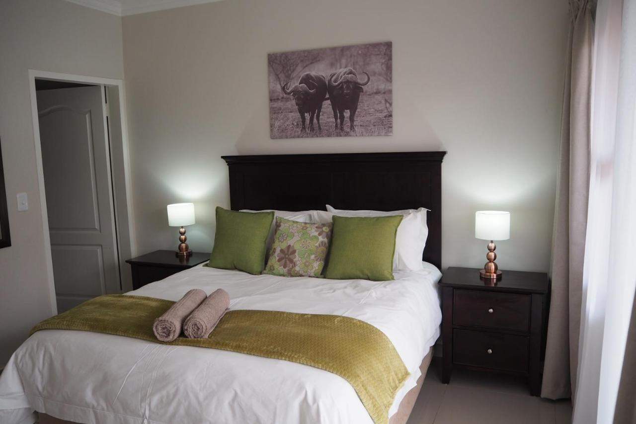 Or Tambo Self Catering Apartments, The Willows Boksburg Ngoại thất bức ảnh