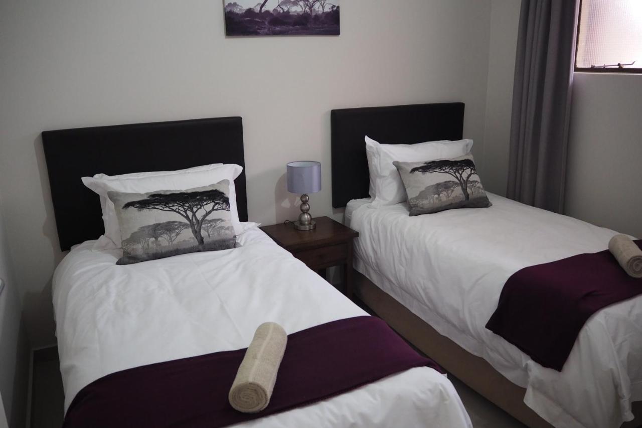 Or Tambo Self Catering Apartments, The Willows Boksburg Ngoại thất bức ảnh