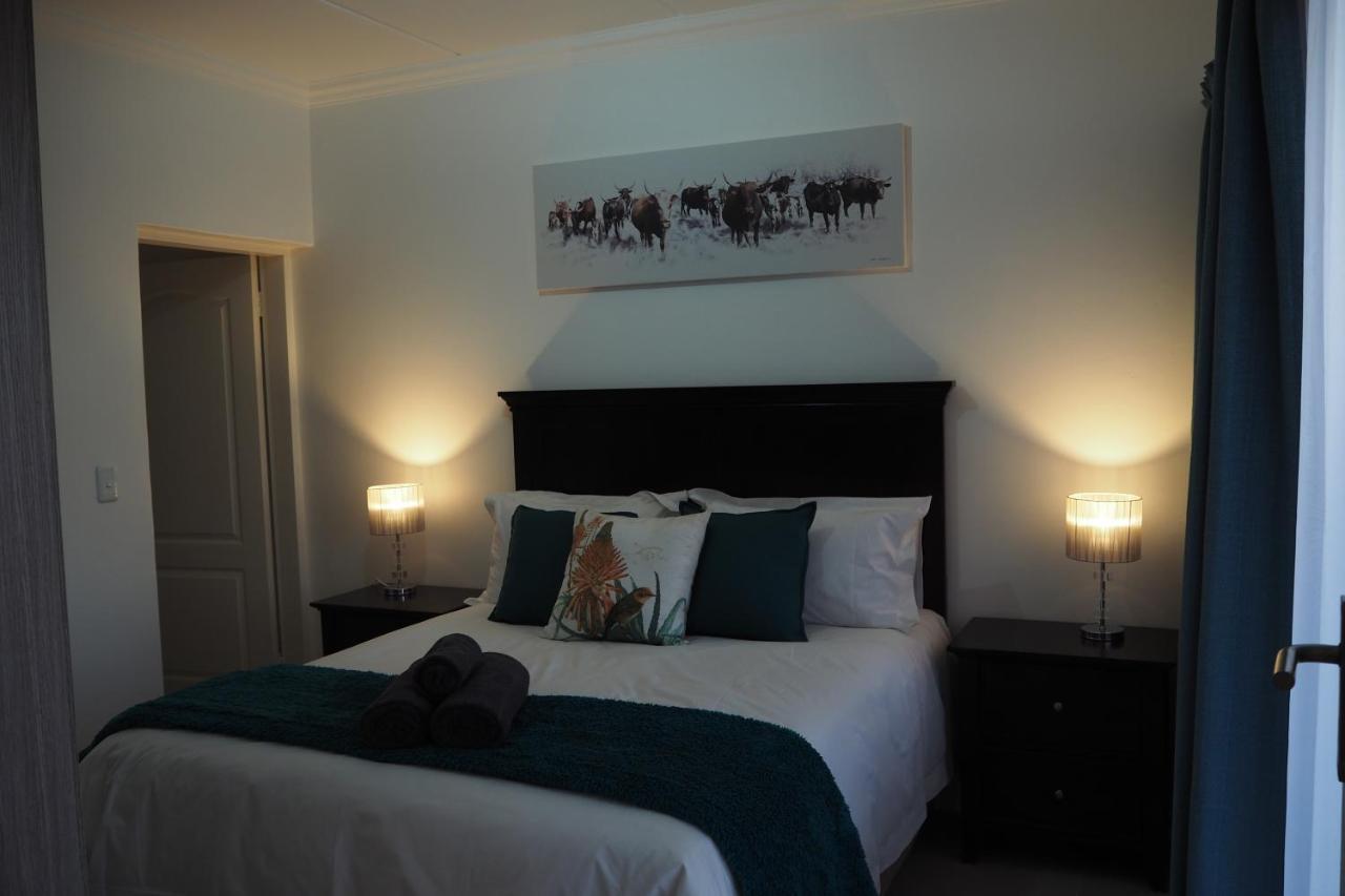 Or Tambo Self Catering Apartments, The Willows Boksburg Ngoại thất bức ảnh