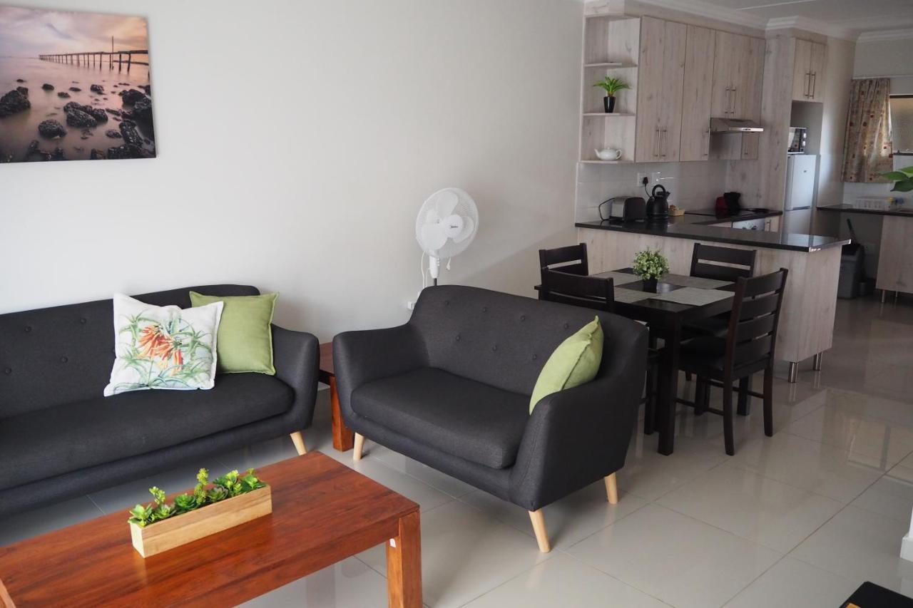 Or Tambo Self Catering Apartments, The Willows Boksburg Ngoại thất bức ảnh