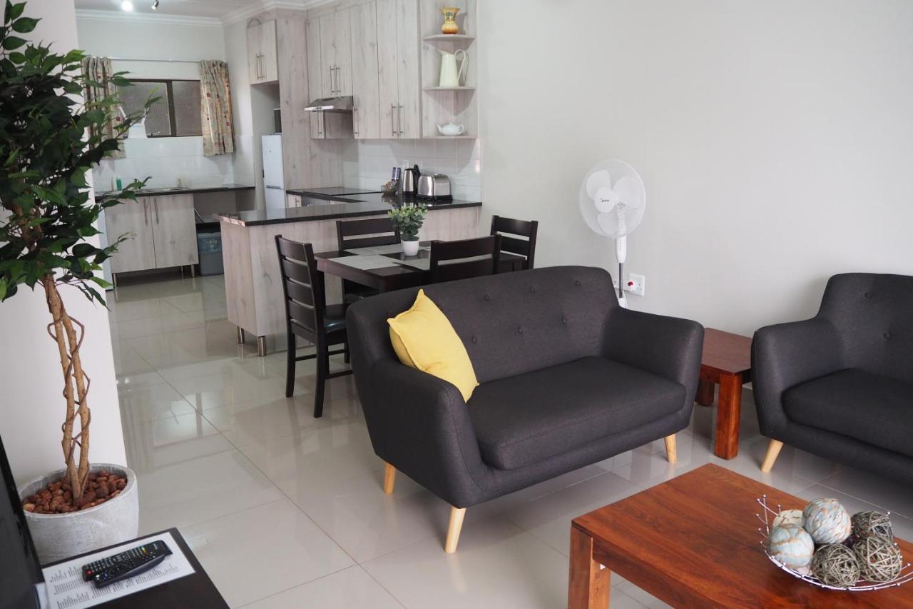 Or Tambo Self Catering Apartments, The Willows Boksburg Ngoại thất bức ảnh