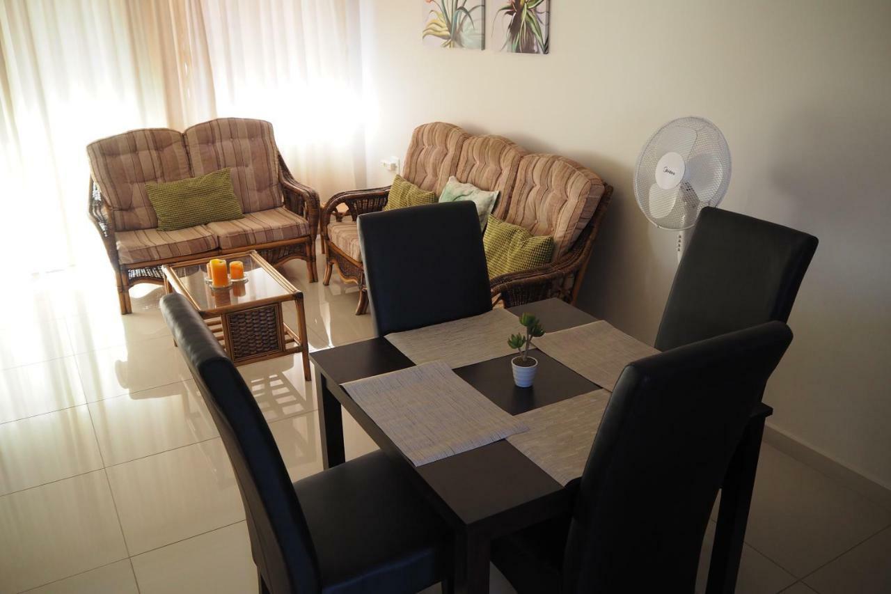 Or Tambo Self Catering Apartments, The Willows Boksburg Ngoại thất bức ảnh