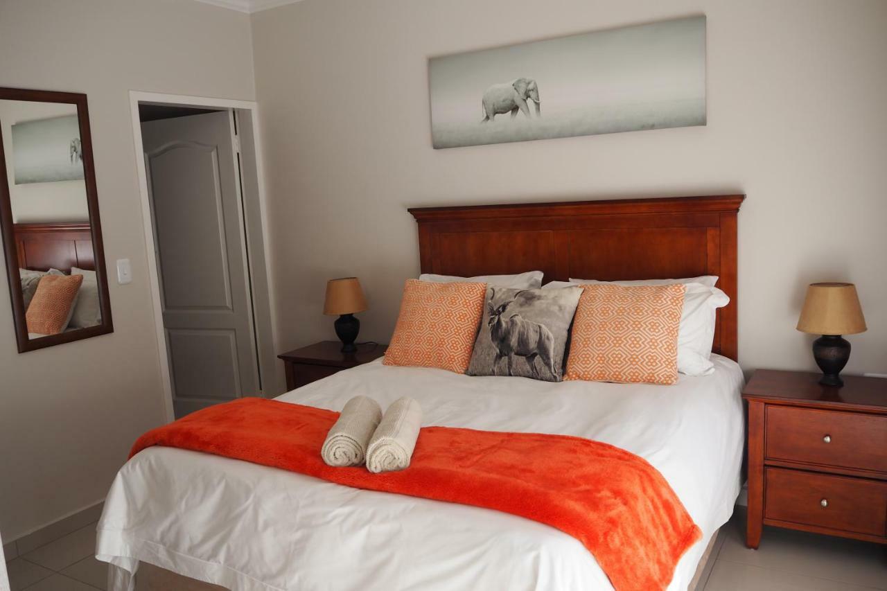 Or Tambo Self Catering Apartments, The Willows Boksburg Ngoại thất bức ảnh