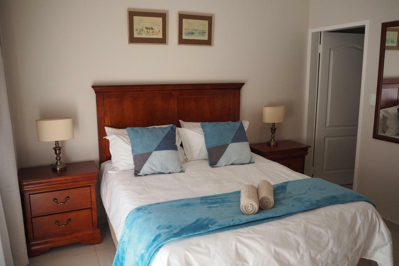 Or Tambo Self Catering Apartments, The Willows Boksburg Ngoại thất bức ảnh