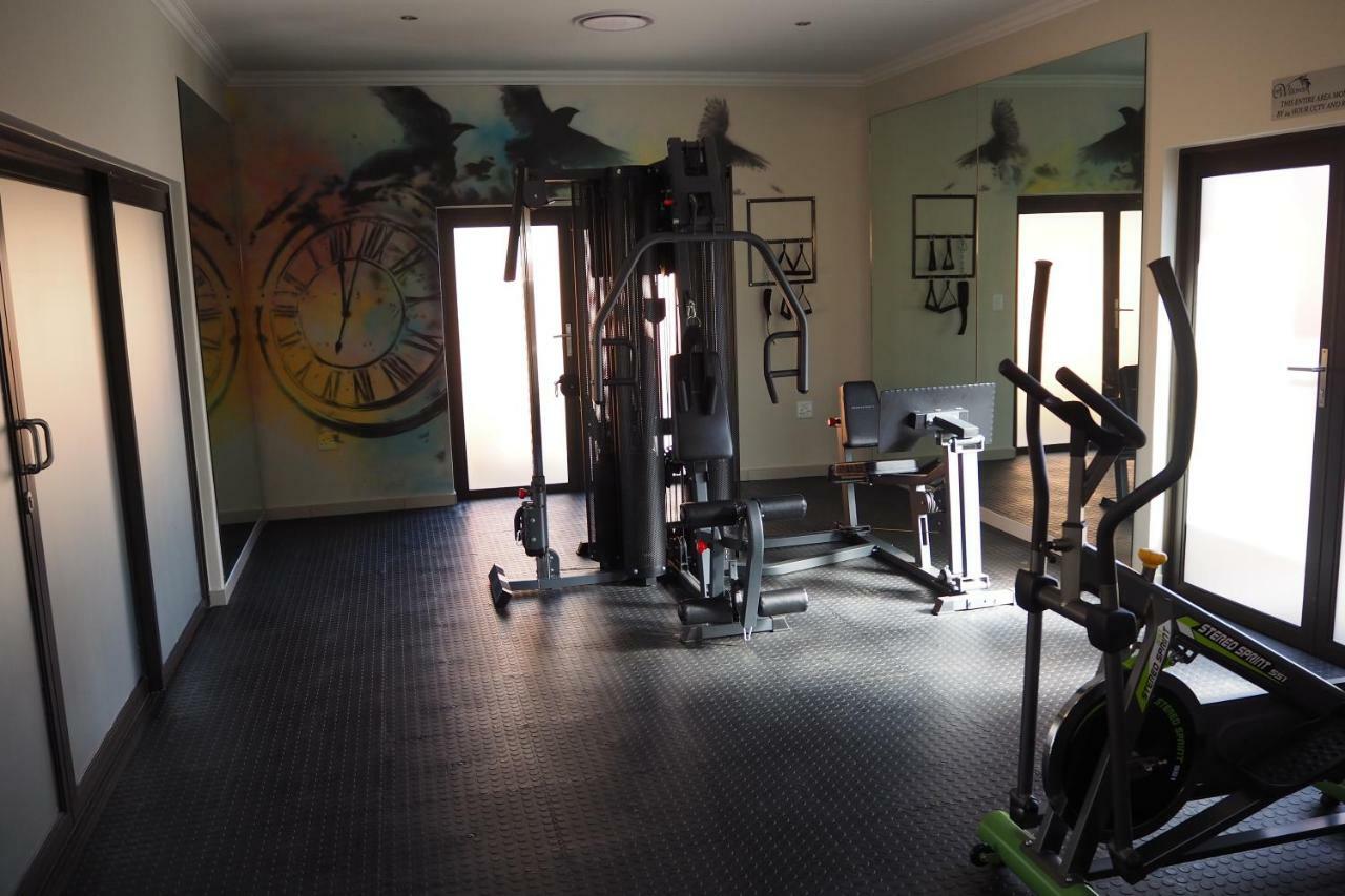 Or Tambo Self Catering Apartments, The Willows Boksburg Ngoại thất bức ảnh
