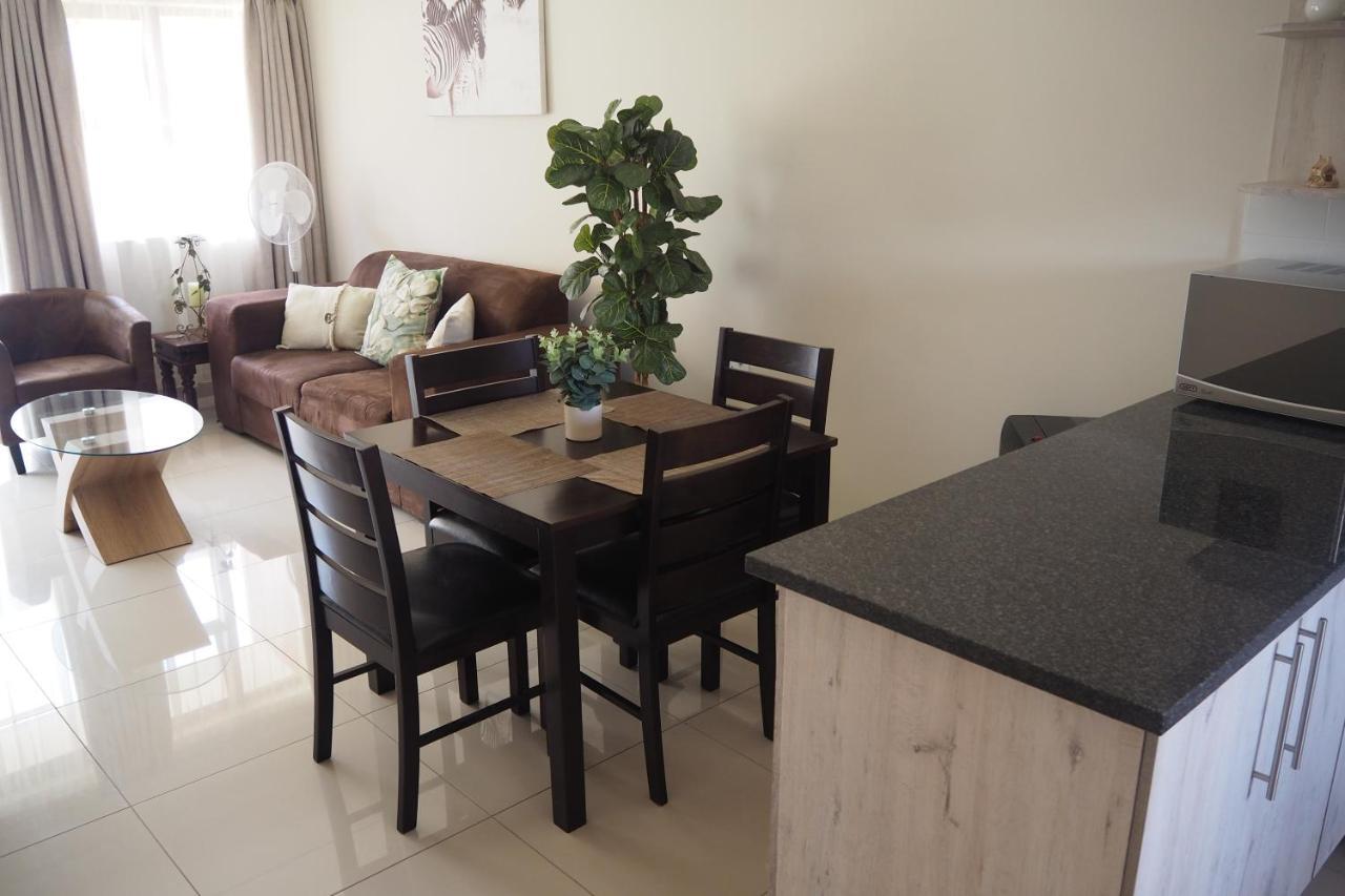 Or Tambo Self Catering Apartments, The Willows Boksburg Ngoại thất bức ảnh