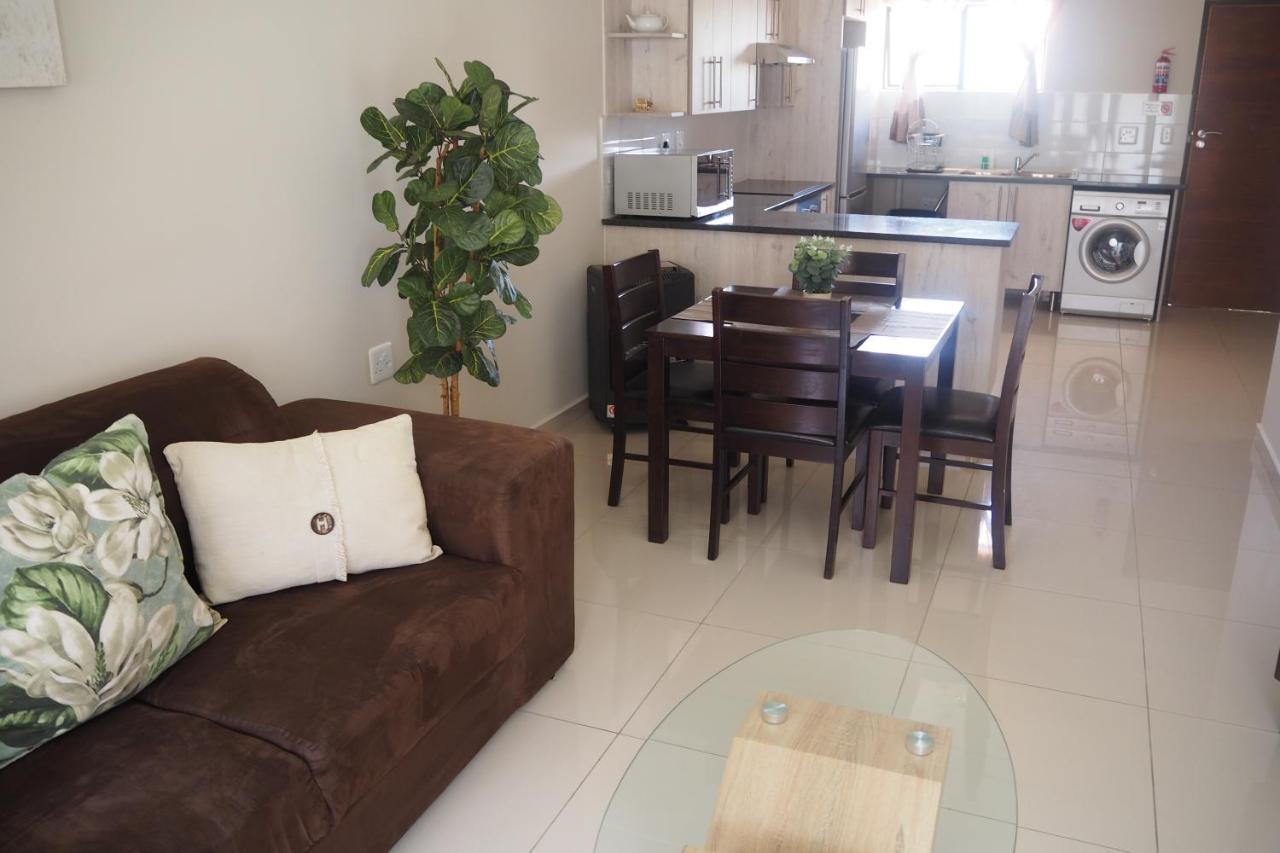 Or Tambo Self Catering Apartments, The Willows Boksburg Ngoại thất bức ảnh